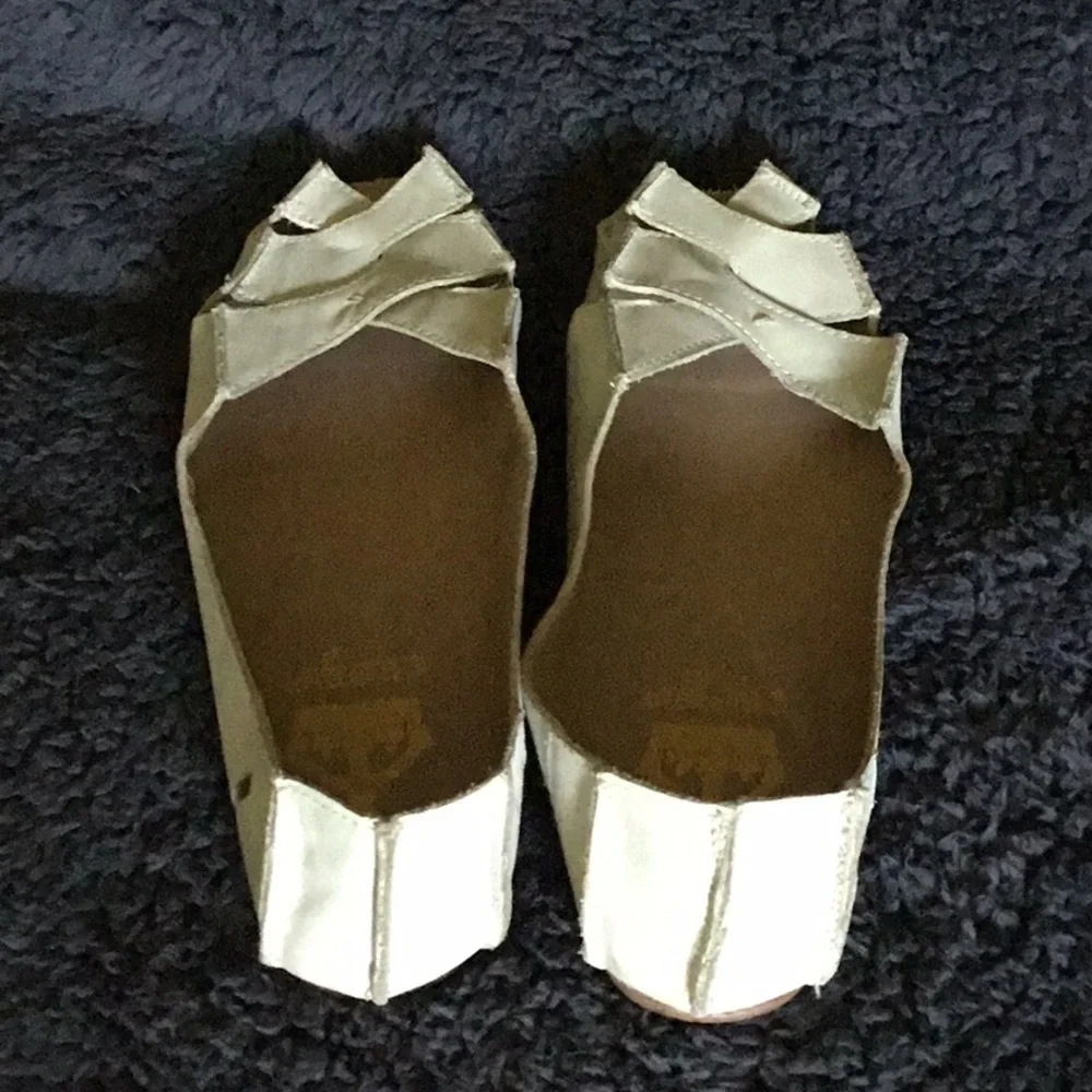 Shoes - Picture 3 of 5